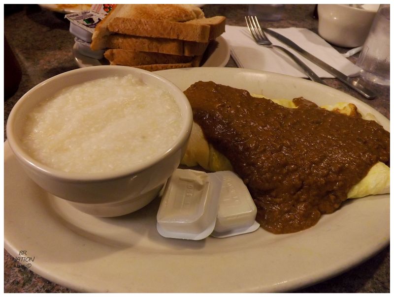grits chili omellette